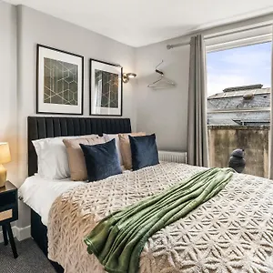 https://georgian-retreat-in.tophotelsbath.com